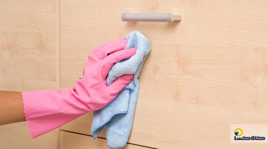 مراحل تمیزکردن کابینت آشپزخانه ام‌دی‌اف با جوش‌شیرین