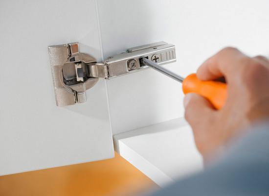 آموزش تنظیم و ریگلاژ لولای درب کابینت
