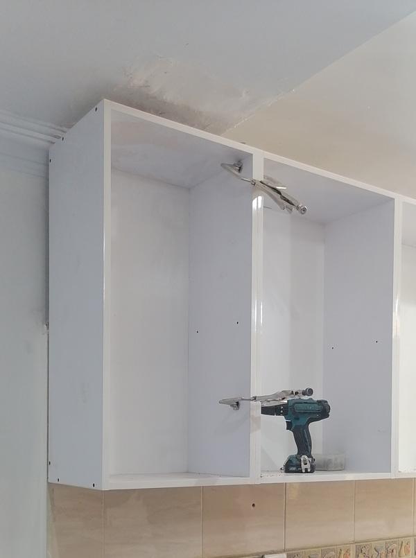 بهترین روش نصب کابینت هوایی و دیواری به هم
