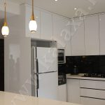 کابینت هایگلاس با طراحی سفارشی و خدمات نصب مطمئن و سریع