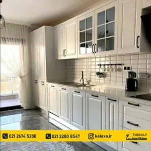 کابینت پله‌ای سفید و مشکی با ترکیب رنگ شیک