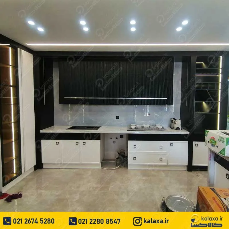 بازسازی آشپزخانه با کابینت پلی اورتان و سبک نئوکلاسیک سفید مشکی