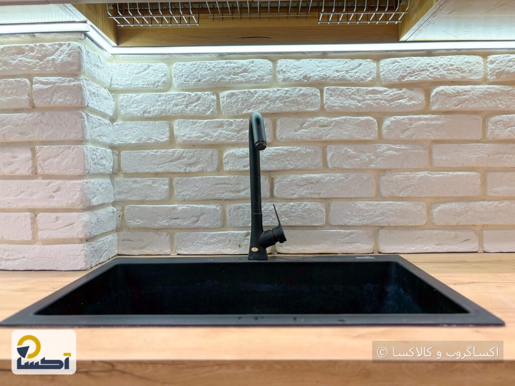 سینک مشکی و شیر مشکی روی صفحه SPL